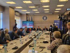 Carta Albă a Turismului 2026: Peste 76% dintre operatori raportează venituri în scădere